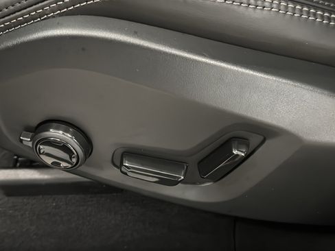 Certified 2026 Volvo XC60 B5 Ultra AWD/4WD image 24
