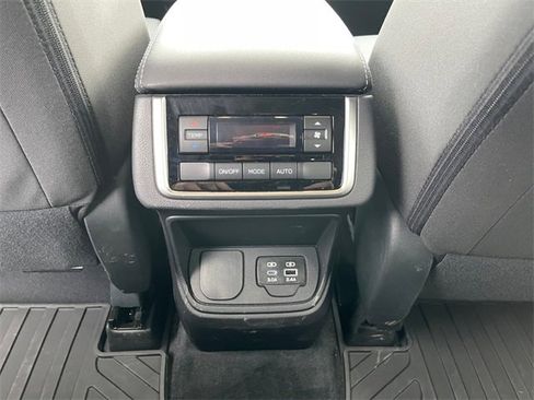 Certified 2025 Subaru Ascent Premium w/ Premium Package image 28