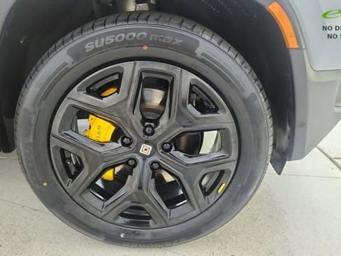 Used 2024 Rivian R1S Adventure AWD/4WD image 61