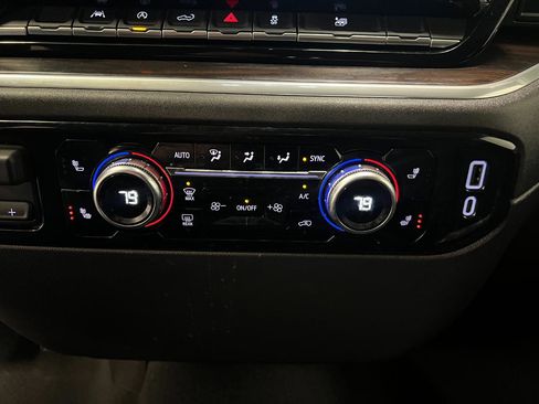 Used 2025 GMC Sierra 1500 SLT AWD/4WD image 60