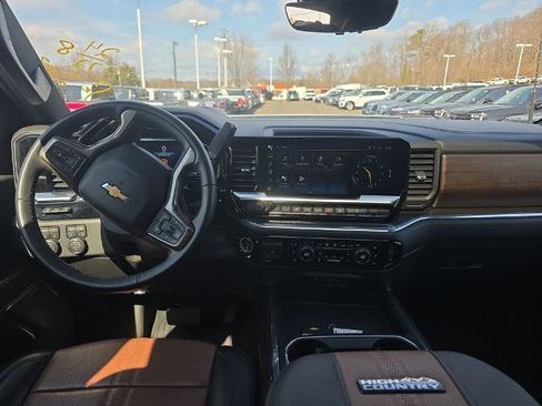 Used 2024 Chevrolet Silverado 2500 High Country w/ Technology Package AWD/4WD image 19