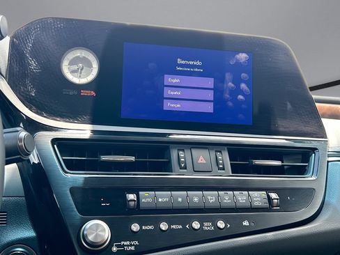 Used 2025 Lexus ES 350 w/ Premium Package FWD image 22