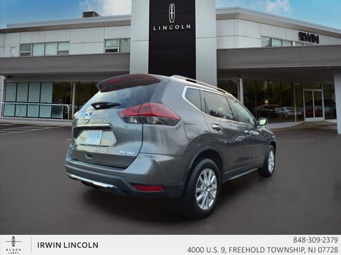 Used 2018 Nissan Rogue SV image 21