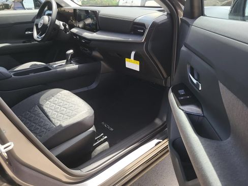 New 2026 Nissan Kicks SV FWD image 10