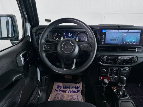 Used 2024 Jeep Wrangler Unlimited Rubicon 4xe AWD/4WD image 20