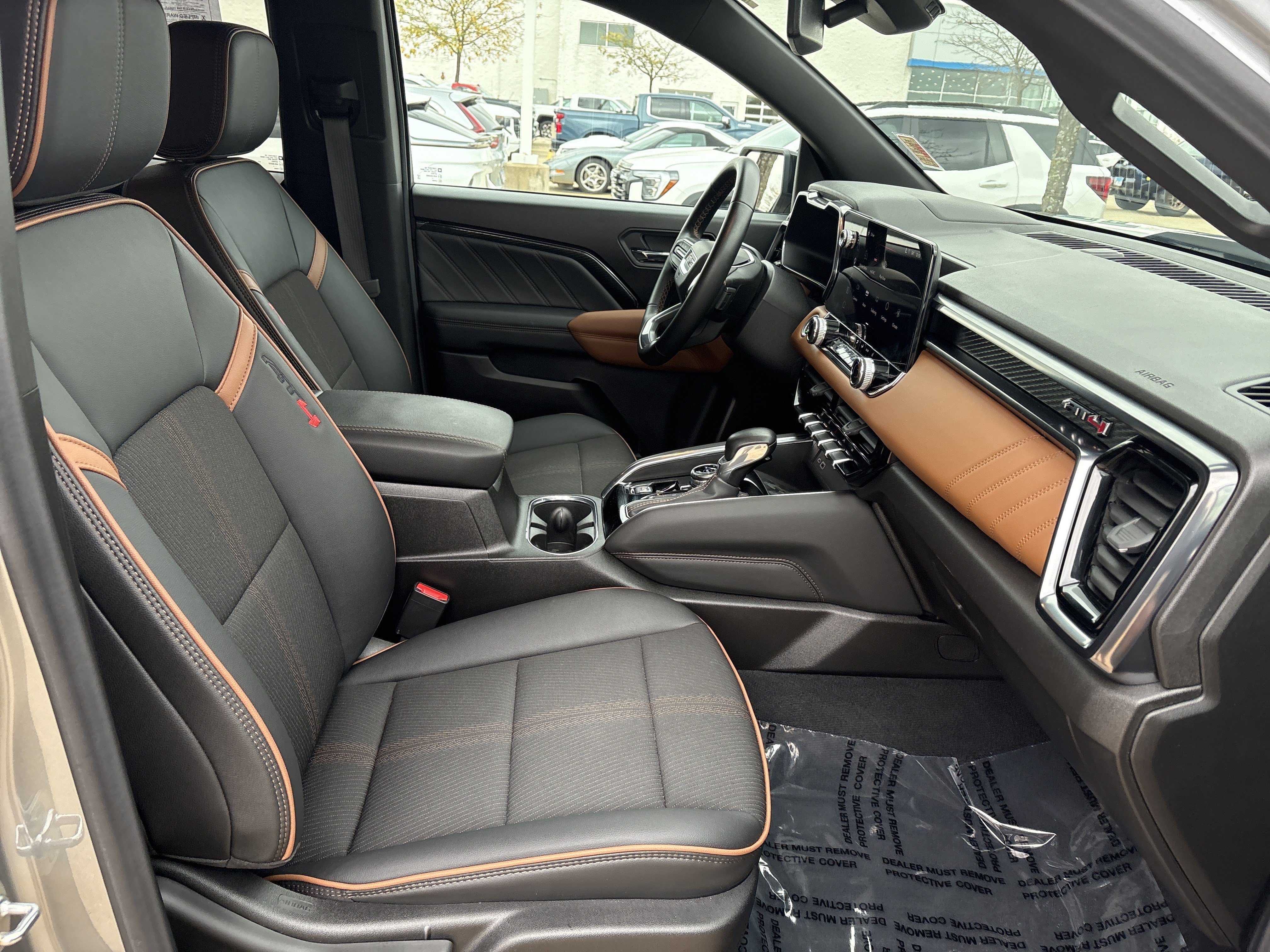 Used 2025 GMC Canyon AT4 AWD/4WD image 18