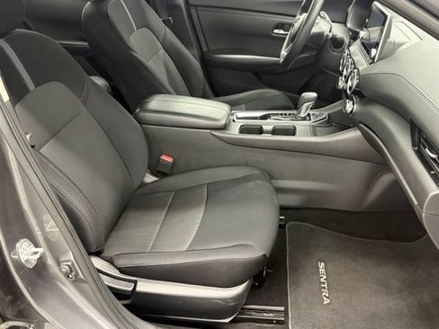 Used 2024 Nissan Sentra SV FWD image 30