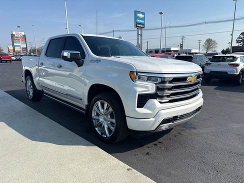 Used 2024 Chevrolet Silverado 1500 High Country AWD/4WD image 8