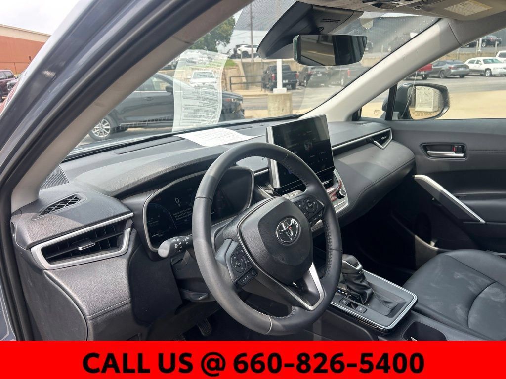 Used 2026 Toyota Corolla Cross XLE FWD image 14