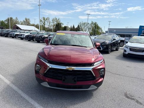 Used 2025 Chevrolet Blazer LT AWD/4WD image 2