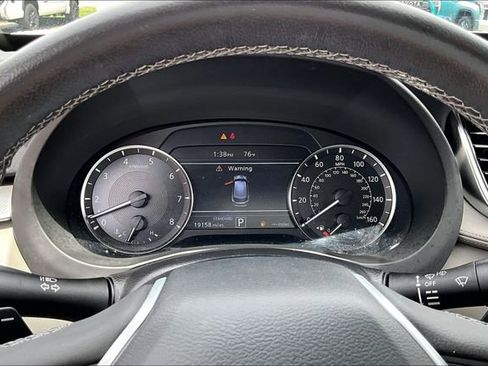 Used 2023 INFINITI QX50 Luxe w/ Accent Package AWD/4WD image 12