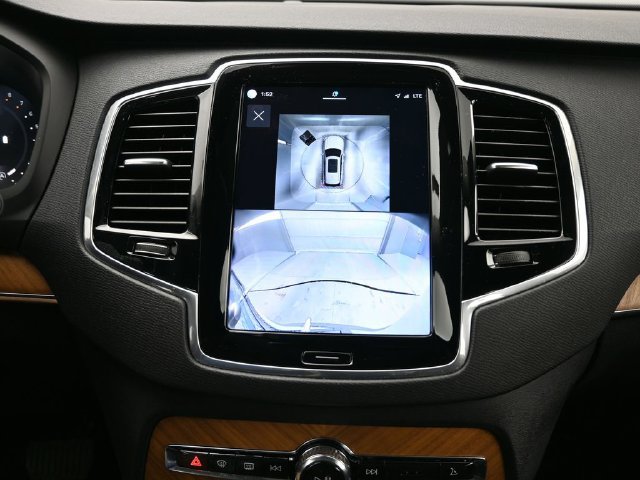 Used 2025 Volvo XC90 B6 Plus AWD/4WD image 22