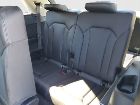 Used 2023 Audi Q7 3.0T Premium w/ Convenience Package image 16