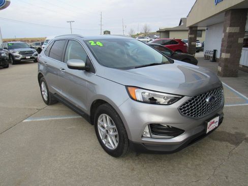 Used 2024 Ford Edge SEL w/ Convenience Package AWD/4WD image 3
