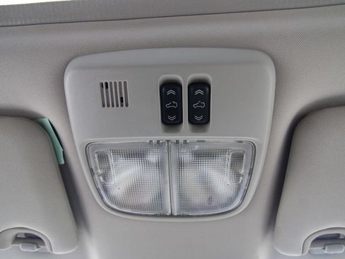 Used 2009 Chevrolet HHR LT FWD image 28