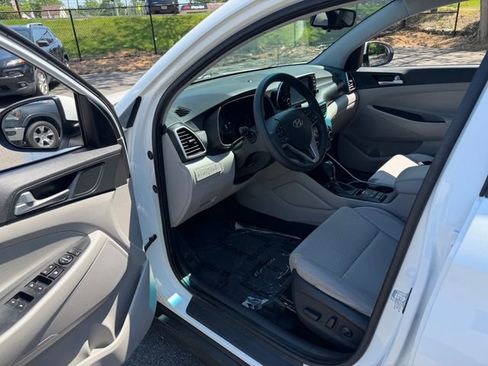 Used 2020 Hyundai Tucson Value AWD/4WD image 12