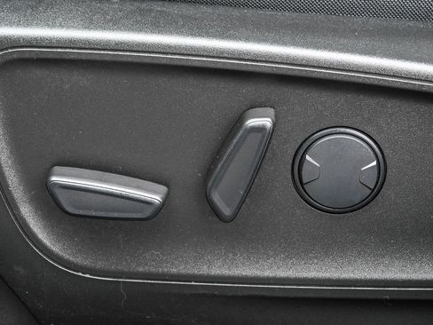 Used 2022 Ford Escape SE w/ SE Sport Appearance Package image 23