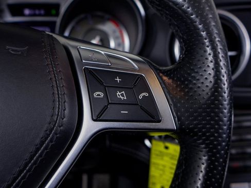 Used 2015 Mercedes-Benz SL 550 image 33