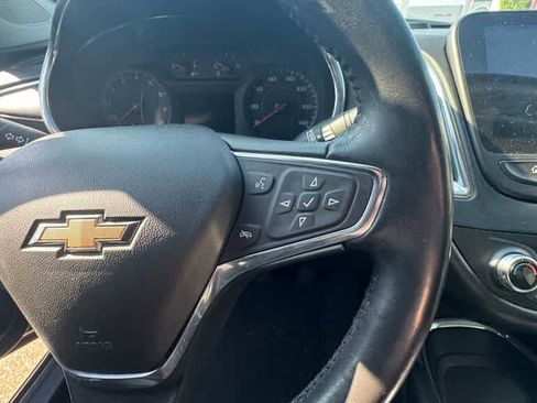 Used 2020 Chevrolet Malibu LT w/ Leather Package FWD image 19