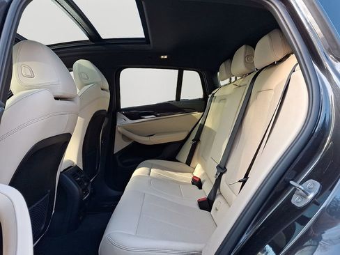 Certified 2023 BMW X4 M40i w/ Premium Package image 8