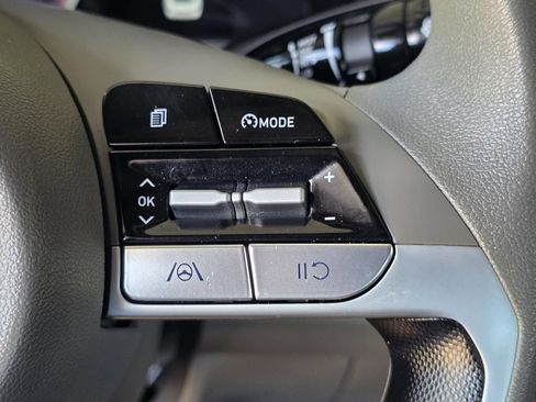 Used 2023 Hyundai Elantra SEL FWD image 18
