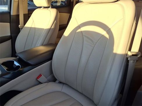 Used 2017 Lincoln MKX Select w/ Select Plus Package image 6