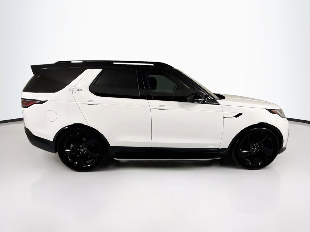 Used 2023 Land Rover Discovery HSE R-Dynamic AWD/4WD image 4