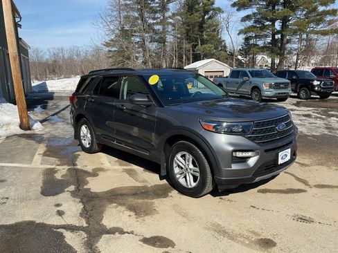 Certified 2022 Ford Explorer XLT w/ Equipment Group 202A image 4
