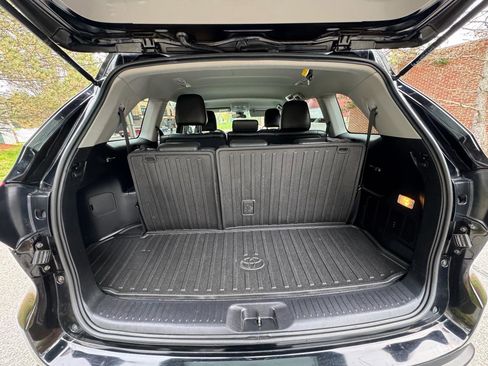 Used 2018 Toyota Highlander LE AWD/4WD image 11