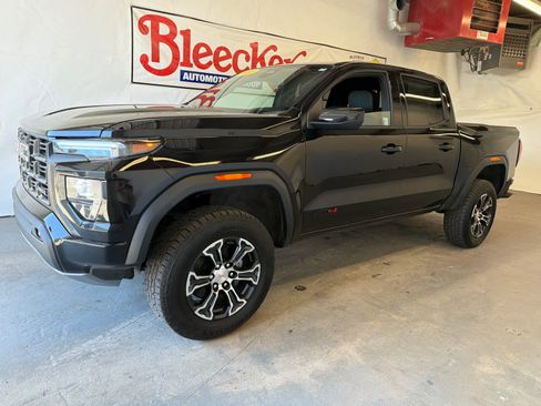 Used 2023 GMC Canyon AT4 w/ AT4 Premium Package AWD/4WD image 2