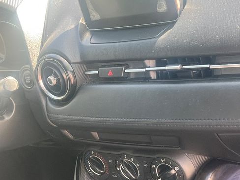 Used 2018 Toyota Yaris iA FWD image 7