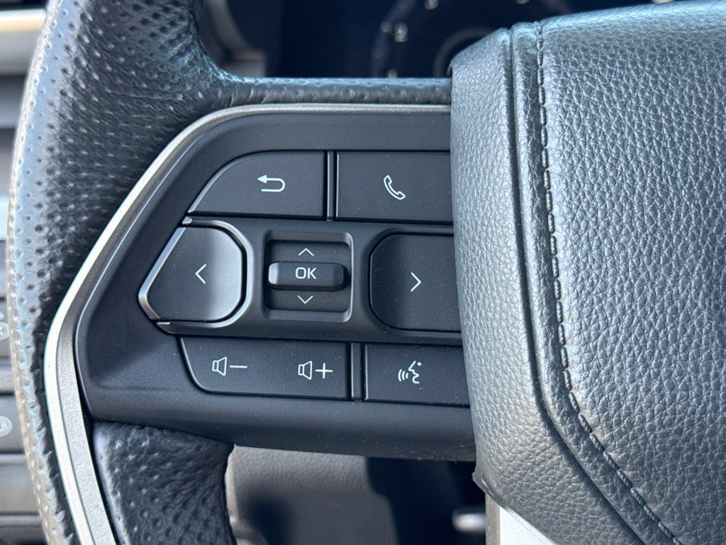 Used 2025 Toyota Tacoma TRD Off-Road AWD/4WD image 21