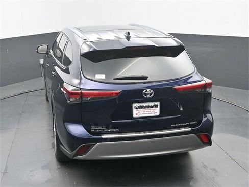 Used 2023 Toyota Highlander Platinum image 34