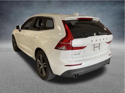 Used 2019 Volvo XC60 T5 Momentum w/ Multimedia Package AWD/4WD image 4