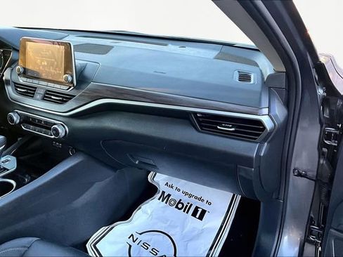 Used 2024 Nissan Altima 2.5 SV image 18