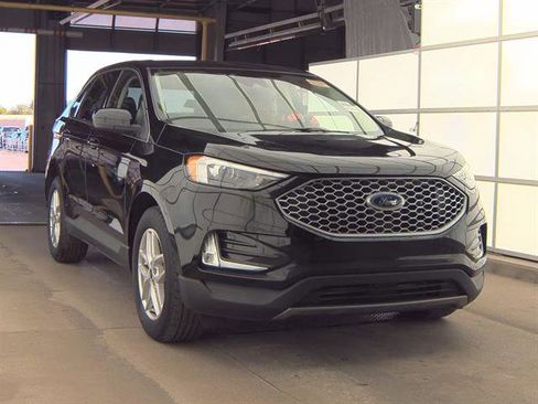 Used 2024 Ford Edge SEL w/ Convenience Package AWD/4WD image 3