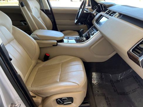 Used 2014 Land Rover Range Rover Sport HSE image 13