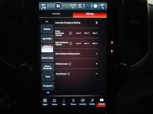 Used 2022 RAM 1500 4x4 Crew Cab Laramie image 36