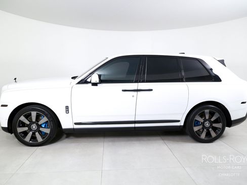 Certified 2023 Rolls-Royce Cullinan w/ Cullinan Package AWD/4WD image 3