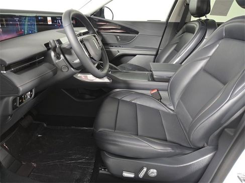 New 2026 Lincoln Nautilus Premier image 7