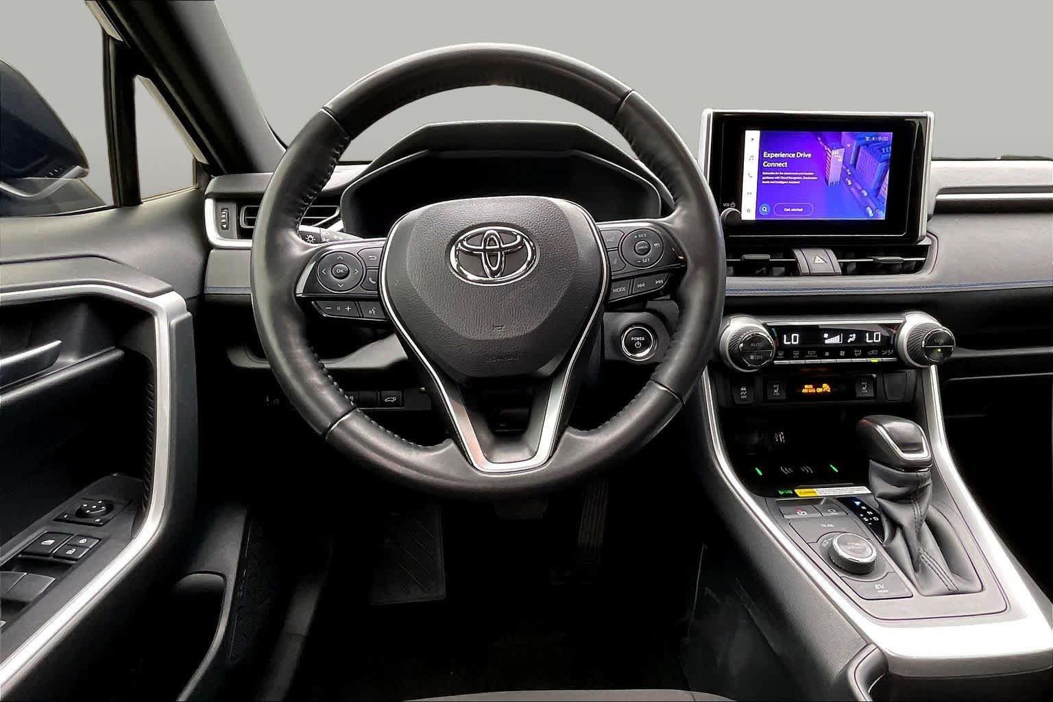 Used 2025 Toyota RAV4 SE w/ Convenience Package AWD/4WD image 6