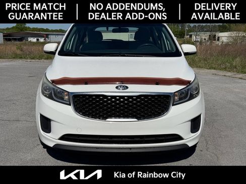 Used 2016 Kia Sedona L image 2