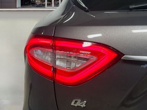 Used 2018 Maserati Levante GranLusso AWD/4WD image 10