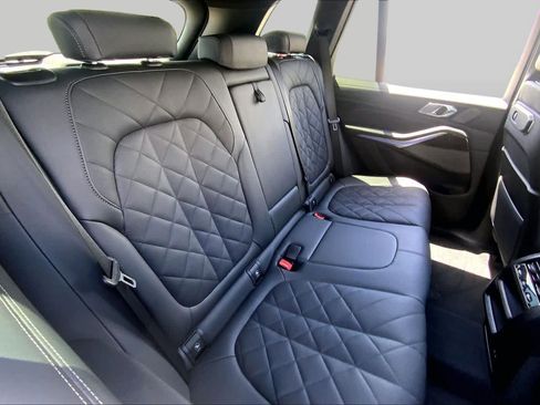 Used 2024 BMW X5 xDrive40i w/ Premium Package AWD/4WD image 19