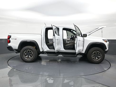 Used 2025 Chevrolet Colorado ZR2 AWD/4WD image 29