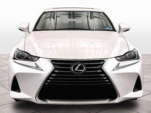 Used 2018 Lexus IS 300 AWD image 3
