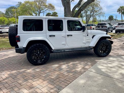 Used 2023 Jeep Wrangler Unlimited Sahara image 7