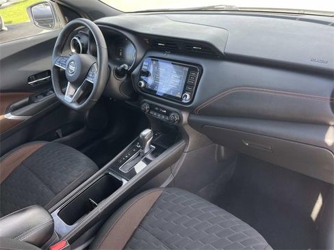 Used 2021 Nissan Kicks SR w/ Exterior Package image 28
