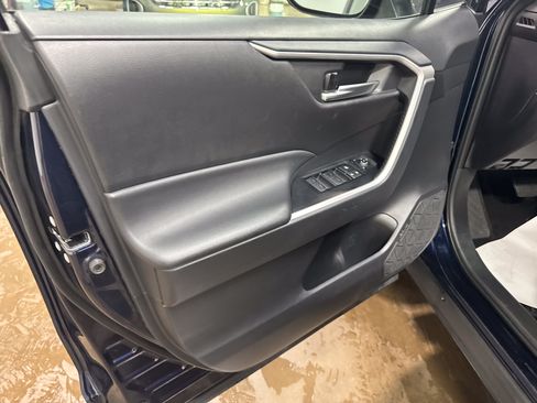 Used 2025 Toyota RAV4 XLE AWD/4WD image 14