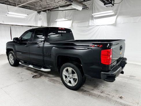 Used 2018 Chevrolet Silverado 1500 Custom w/ Custom Value Package image 3